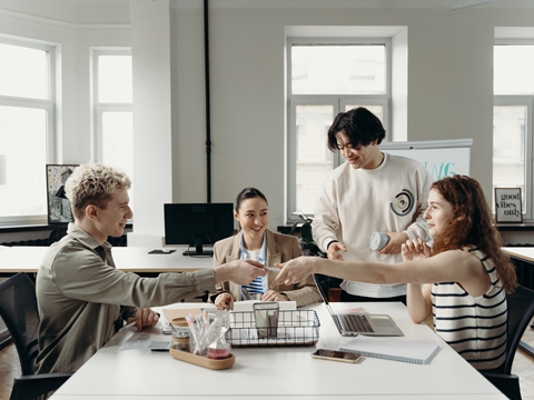 跨境企業(yè)合規(guī)與外國公司代辦流程指南