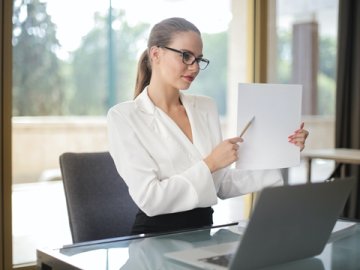 香港共享辦公室與傳統(tǒng)租賃：哪種更適合你的創(chuàng)業(yè)之路？