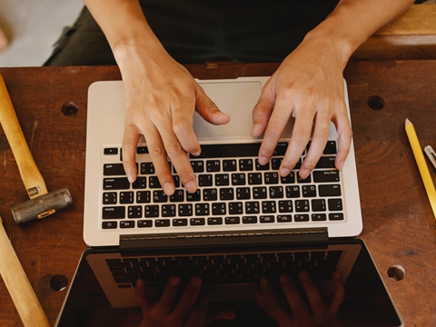 香港公司審計(jì)意見差異與經(jīng)營(yíng)風(fēng)險(xiǎn)關(guān)系分析 香港公司審計(jì)意見差異與經(jīng)營(yíng)風(fēng)險(xiǎn)關(guān)系分析