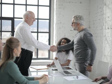 非居民賬戶接收退稅的條件及國際適用性分析