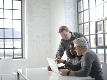 香港中環(huán)辦公室租金飆升，小辦公室租賃成新寵