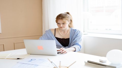 出口海外倉模式通關(guān)風(fēng)險：貿(mào)易壁壘、物流延遲、檢驗檢疫等問題需防范